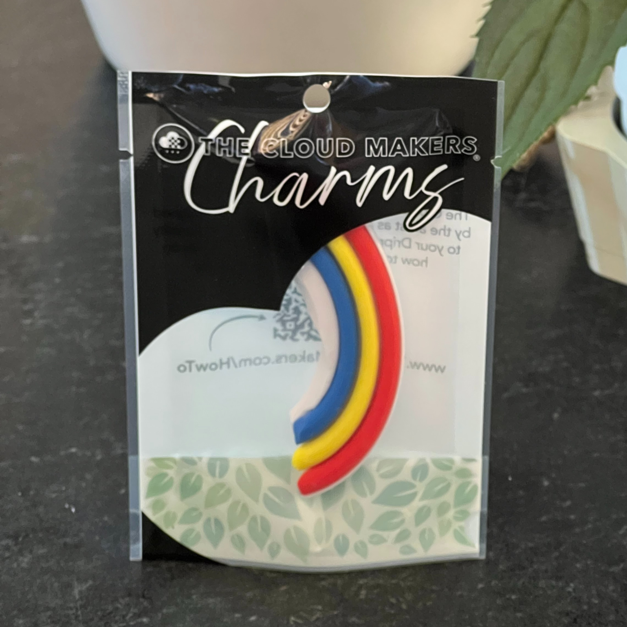 The Cloud Makers – wholesale Kruka – Primär regnbågscharm för droppande regnmoln 8