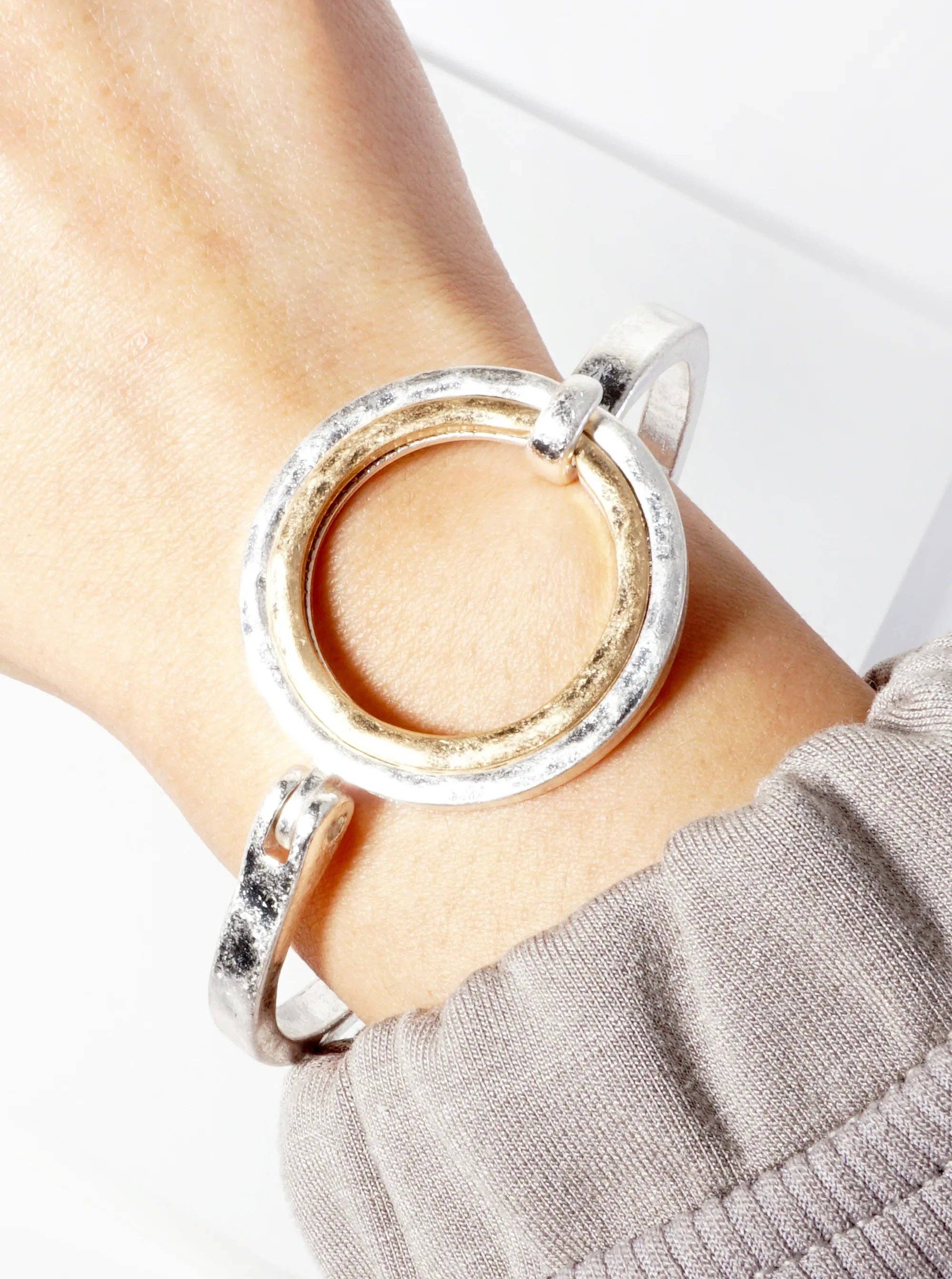 Wild Honey - Wholesale Bangle Bracelet - Hammered Dual-Tone Circle Hook Hinge Bracelet4