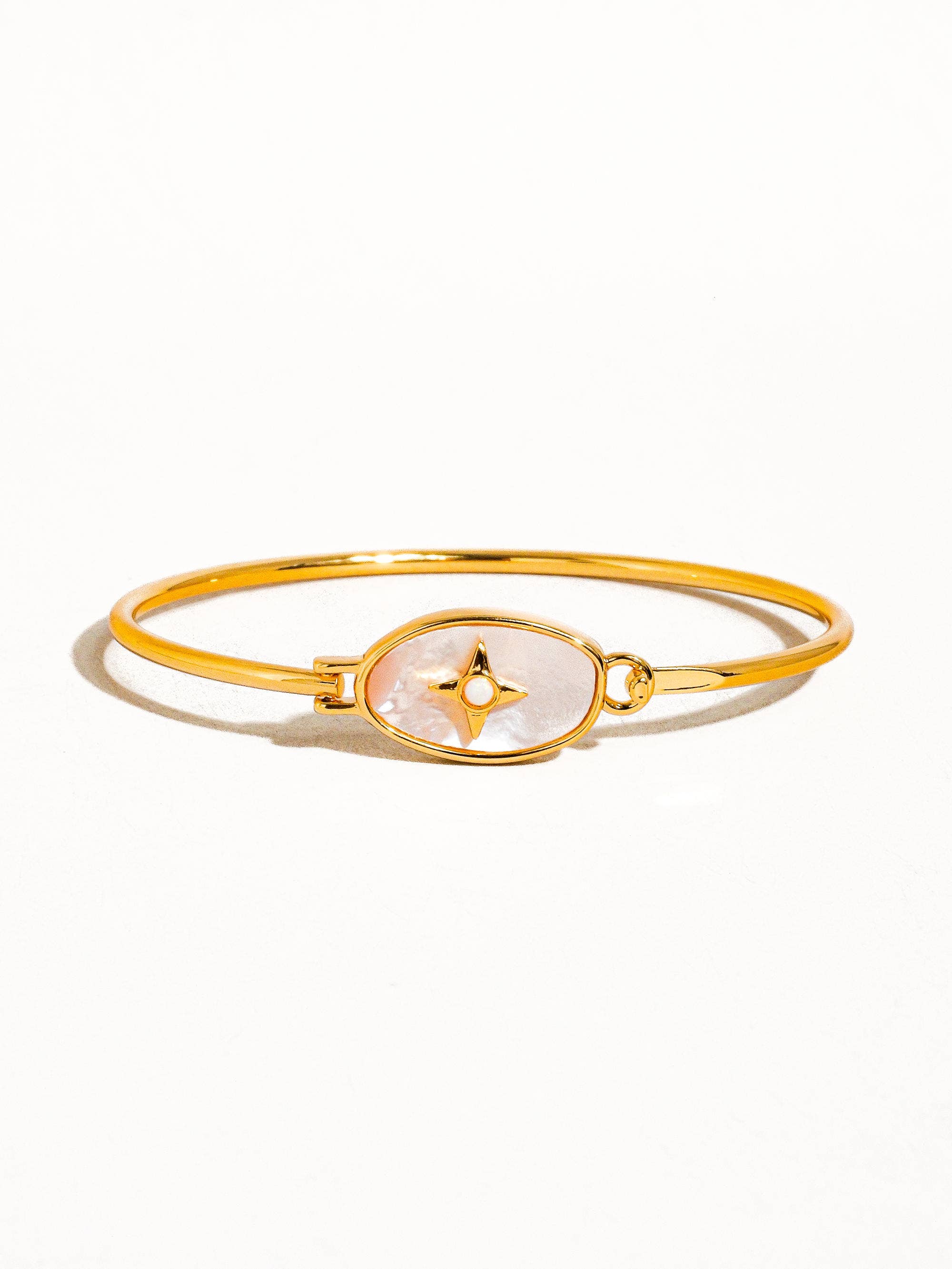 Aileen 18K Gold Vintage Star Shell Bangle for wholesale on Faire