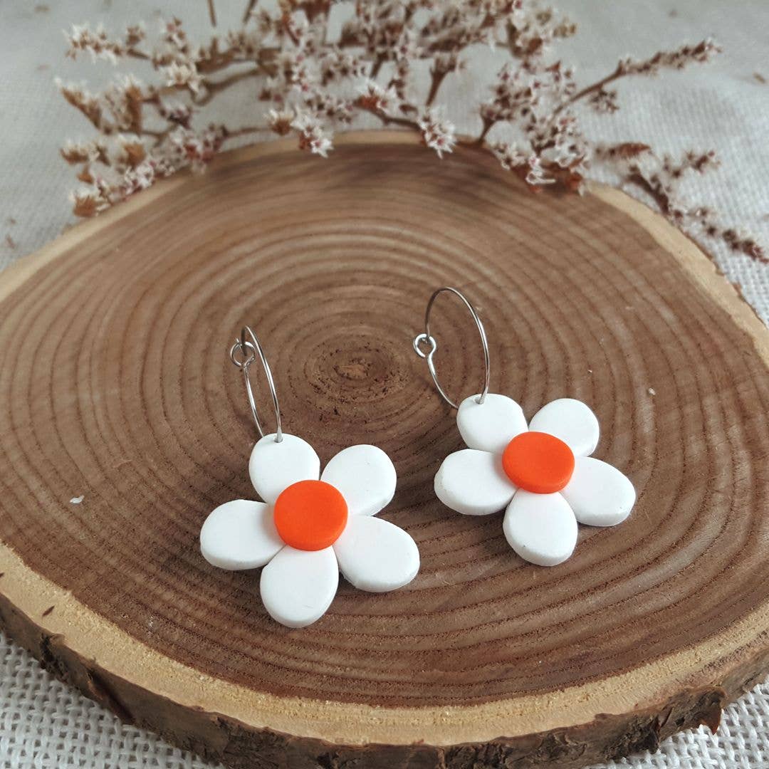 PASTACUITA – Großhandel Ohrhänger – Handgefertigte Gänseblümchen-Ohrringe „Boho“2