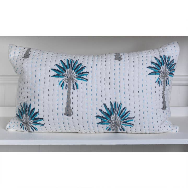 Taie d'oreiller en coton Kantha en paume bleue - Queen pour la vente par Crowfoot Collective