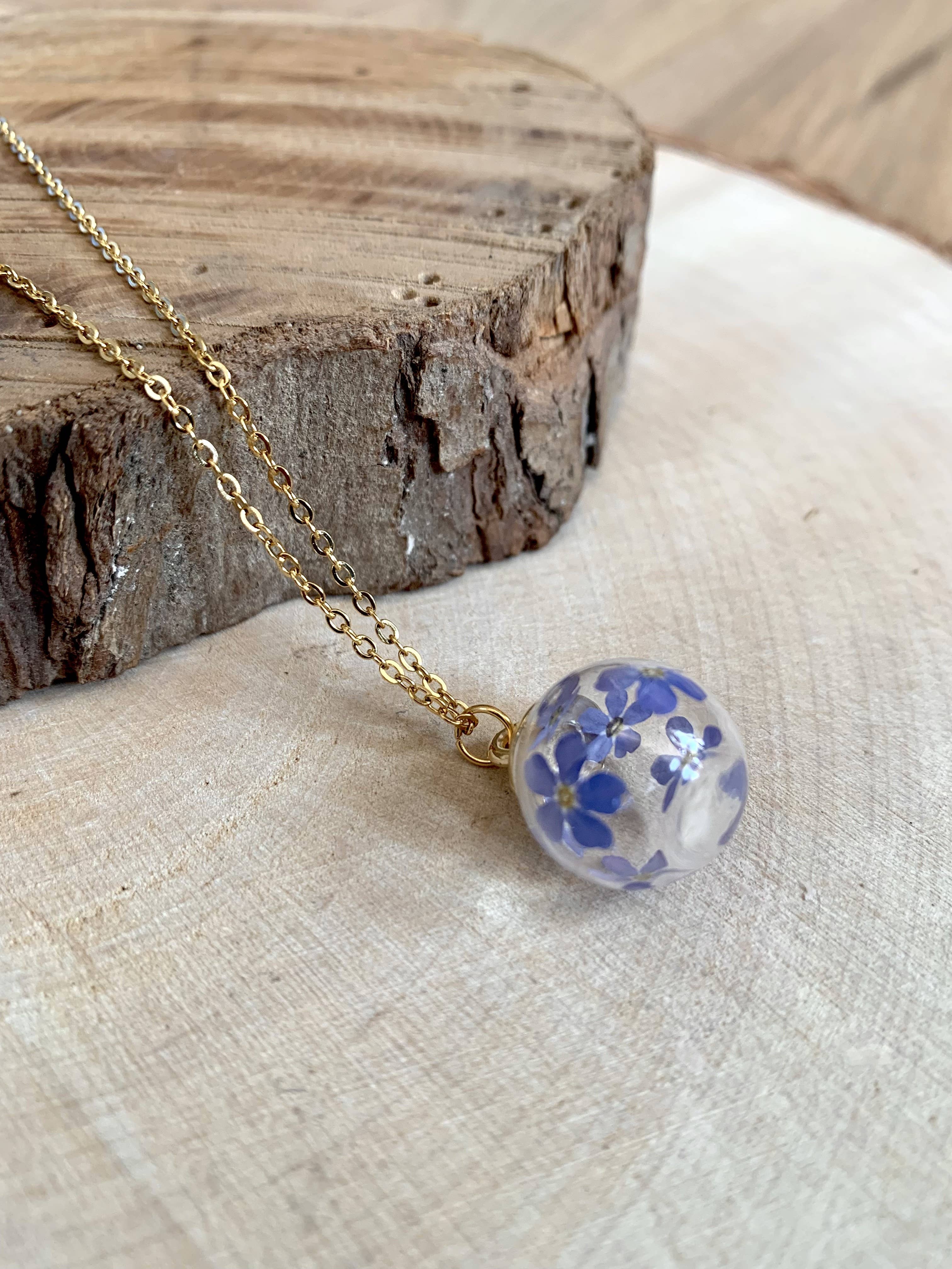 Madame Cousette - Vente Colliers à pendentif - Collier fleur séchée Myosotis sphère doré ou argenté6