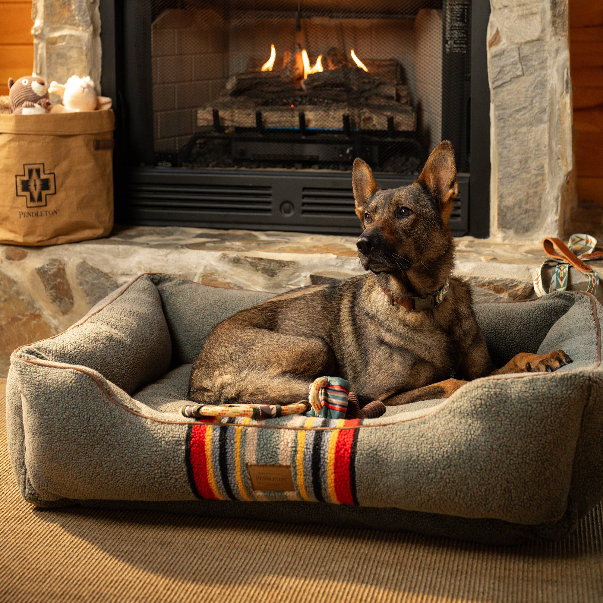 Carolina Pet Company - Wholesale Pet Bed - Dog - Pendleton Vintage Camp Kuddler6