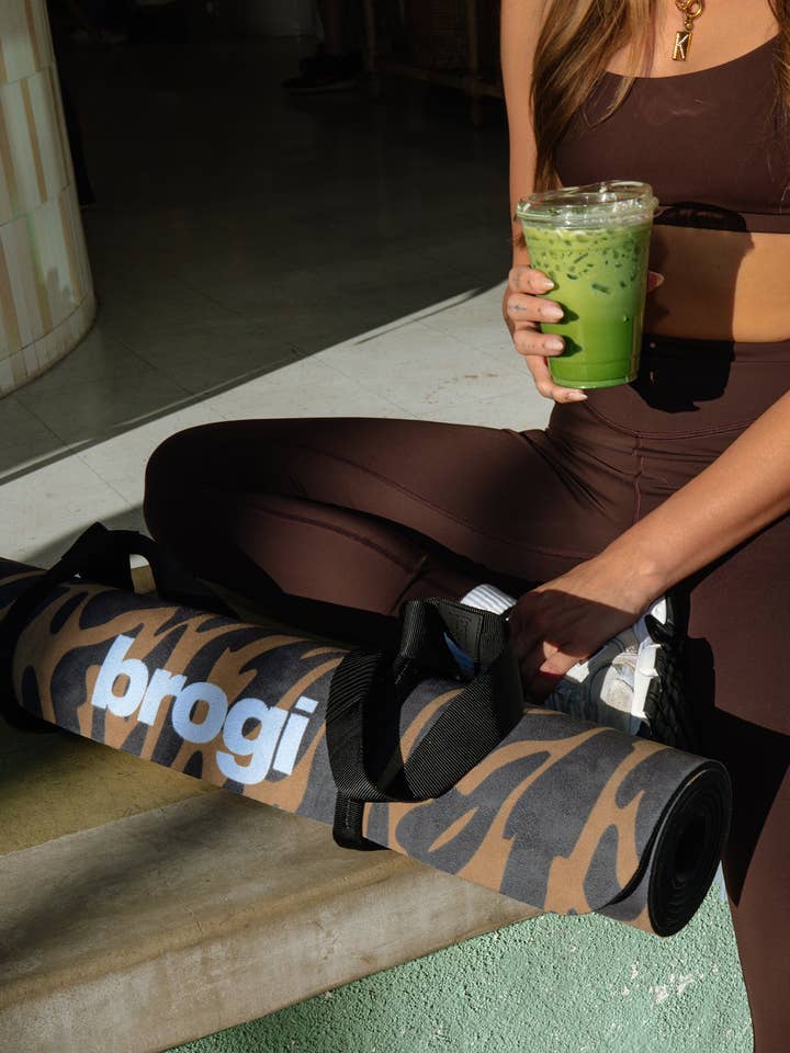 The Carry On - Yoga Mat Carry Strap Black for wholesale by Brogi Yoga