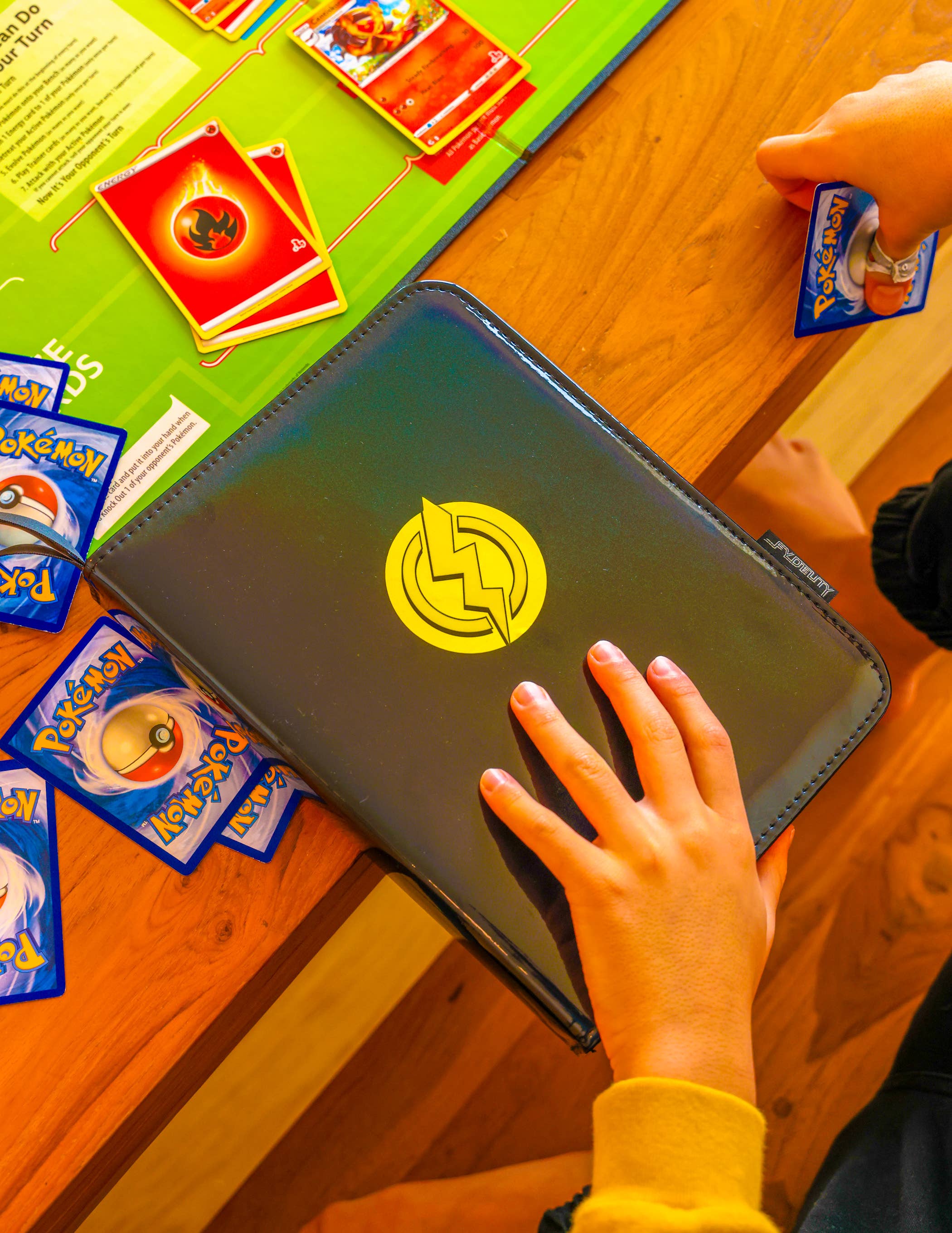 Fydelity - Vendita all'ingrosso Raccoglitori - Raccoglitore per carte collezionabili 44030 | Capienza max 400 carte | Nero laser6