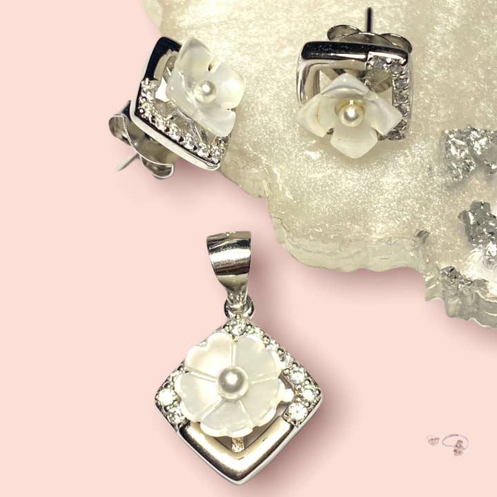 Pearl Flower Set for wholesale by Shine Juwely