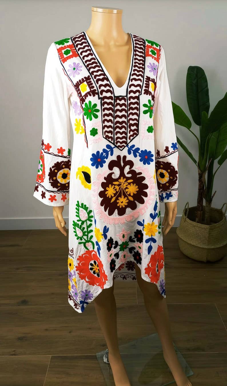 TABITHA - Vente Robe – femme - Robe brodée mexicaine au style bohème3