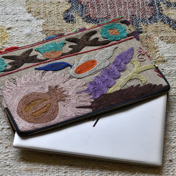 Maison Lilo - Wholesale Laptop/Tablet Case - Women's - Stonewashed cotton computer sleeve hand-embroidered Suzani