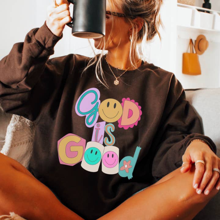 Shoppe SHC - Wholesale Grafisch sweatshirt - Dames - Christian kleding | Sweatshirt met God Is Good opdruk11