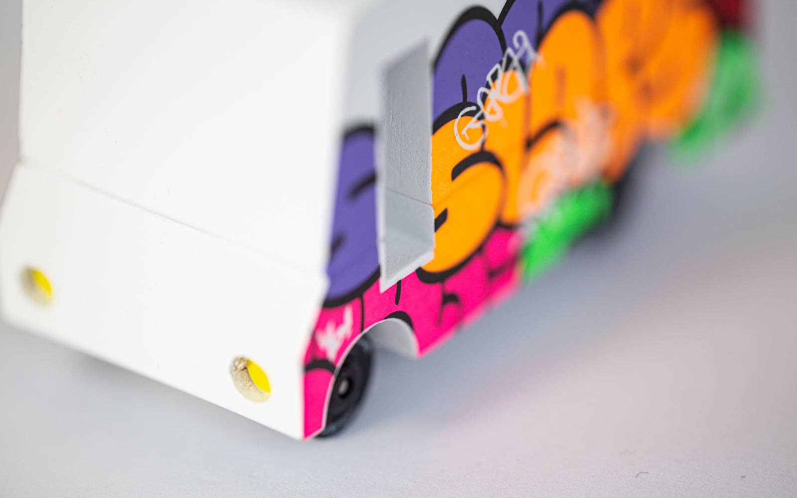 Candylab Toys – Großhandel Spielzeugauto – Kinder – Graffiti Schwarz4