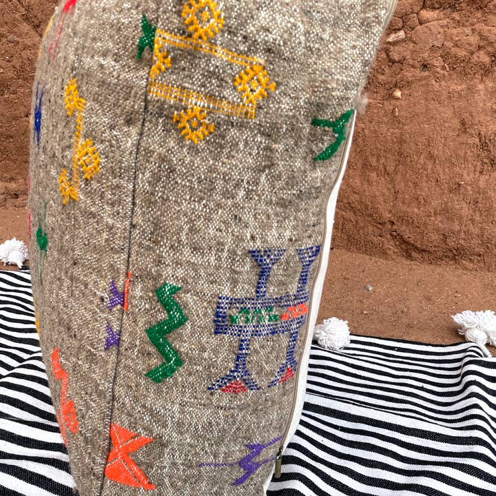 Terracotta Design LTD - Wholesale Pouf - Tribal Berber Wool Ottoman Ottoman Pouf Colorful Moroccan Floor Seat2