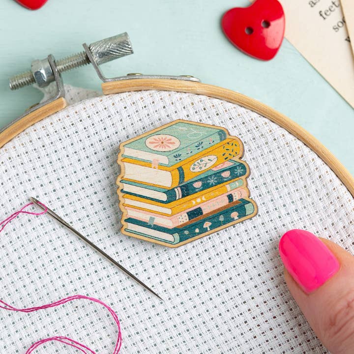 Hawthorn Handmade - Wholesale Embroidery/Cross Stitch Supplies - Book Lover Needle Minder | Gift for Crafters