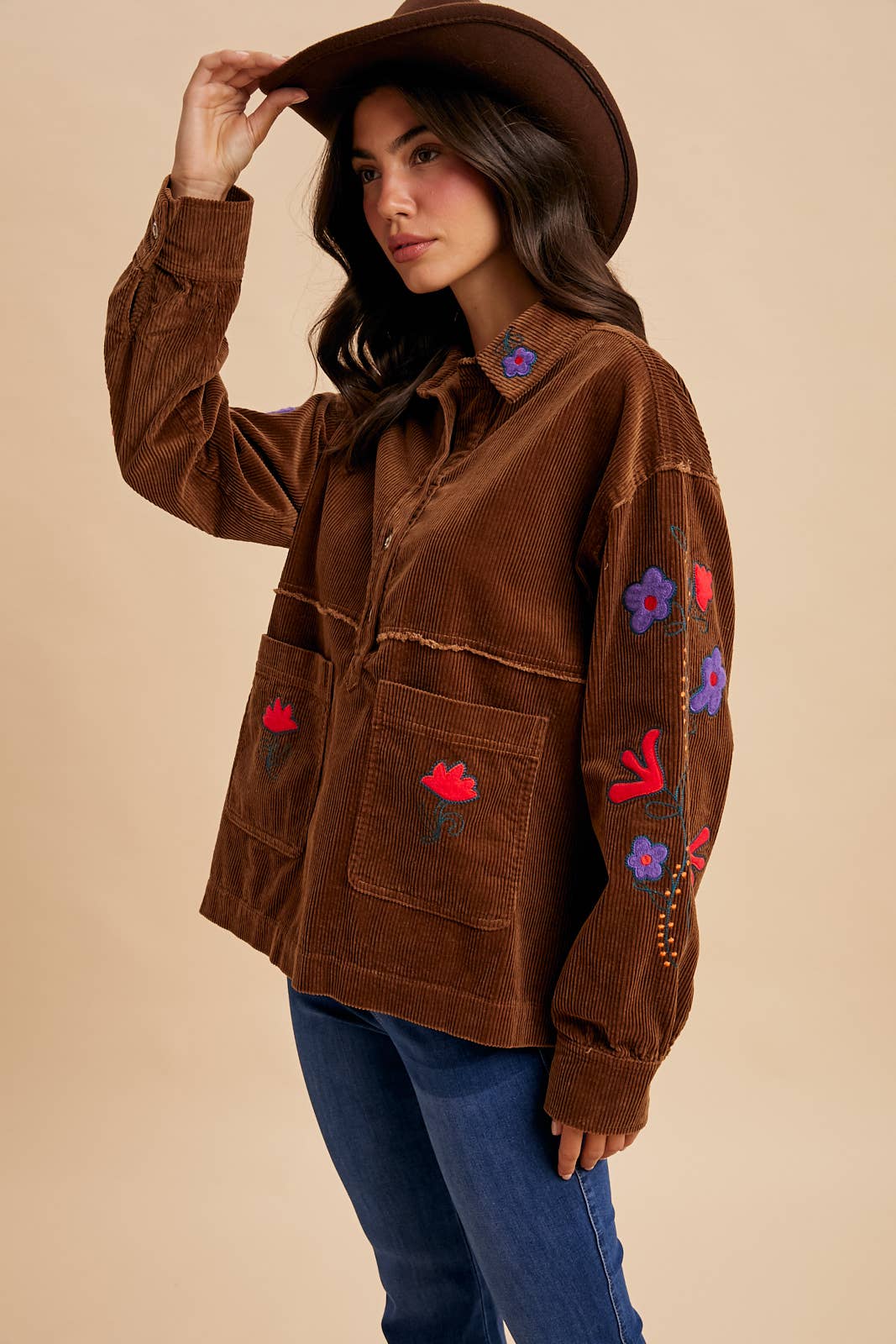 In Loom – Großhandel Hemd mit Button-down-Kragen – Damen – CORD-HENLEYSHIRT MIT STICKEREI1