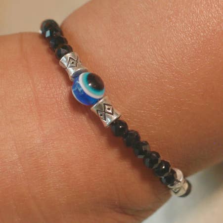 Braccialetto Nazaria Indiano per Bambini con Occhio Malvagio Argento e Perline Nere per la vendita all'ingrosso da parte di The Colourful Aura