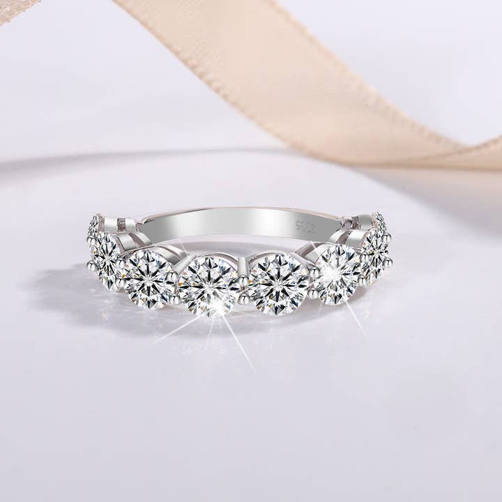 Bague à huit pierres en moissanite colorée en argent sterling 925 pour la vente par Perimade & Co. LLC