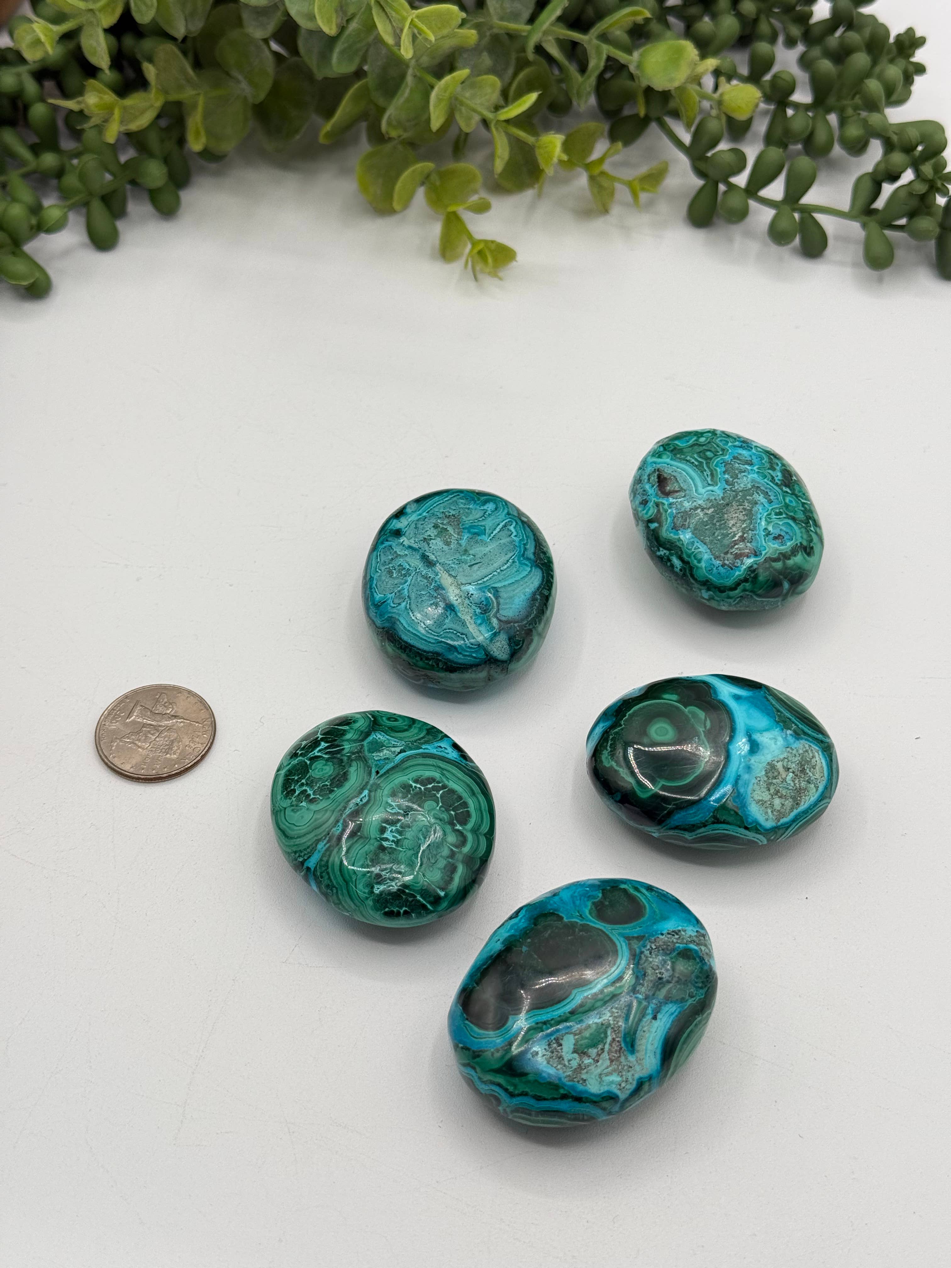 Meraki Gemstones – wholesale Spiritual stone/crystal – Chrysocolla Malachite Palm Stones 50x40x20mm1