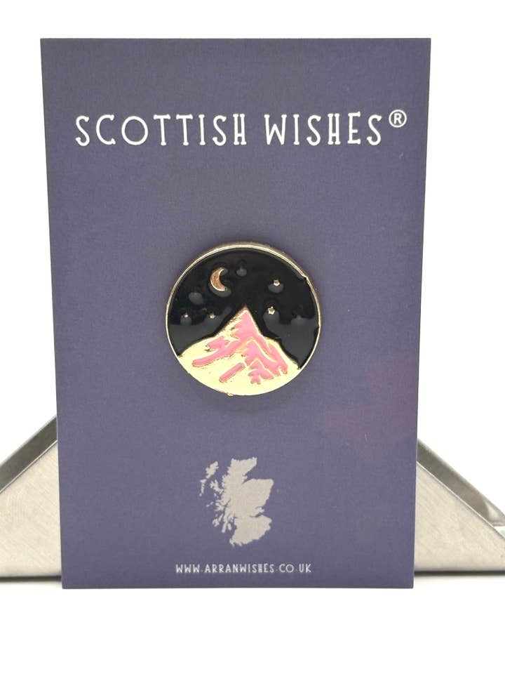 Broche Scottish Mountain Pin para venta al por mayor de Arran Wishes