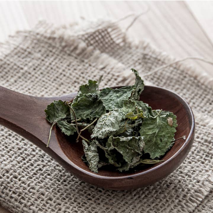 Feuilles d'ortie séchées 200 g - Marque blanche pour la vente par Natamiris