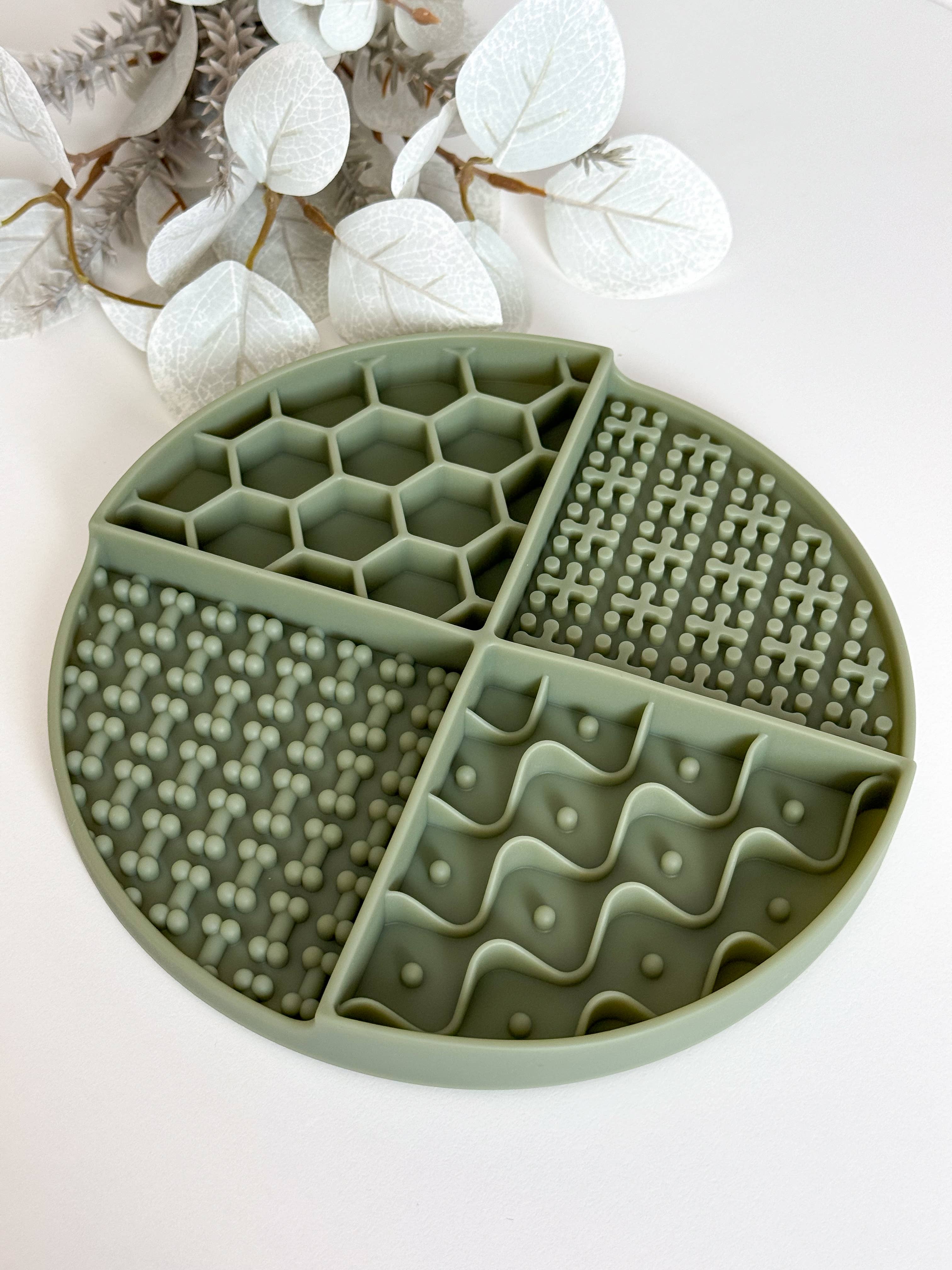 Doggotique - Wholesale Pet Food Mat - Dog - Lick mat Honey2 for dogs and cats, slow feeder dog5