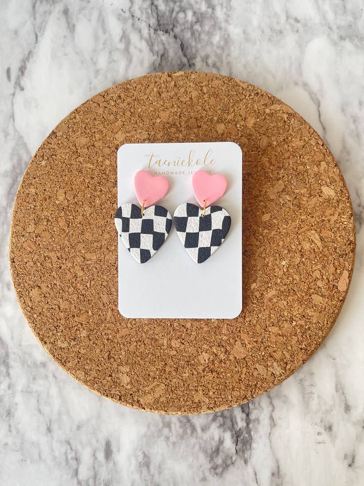 Rutigahjärtan m/Rosa | Alla hjärtans dag | Leraörhängen för wholesale av taenickole