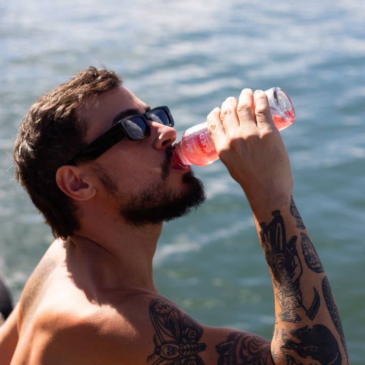 AllWellO - Wholesale Fruit Juice - Organic Cold-Pressed Strawberry Lemonade3