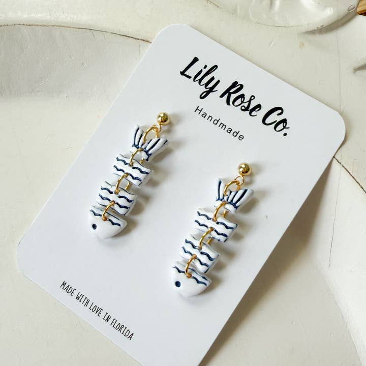 Lily Rose Co. - Wholesale Dangle Earrings - White and Blue Fish1