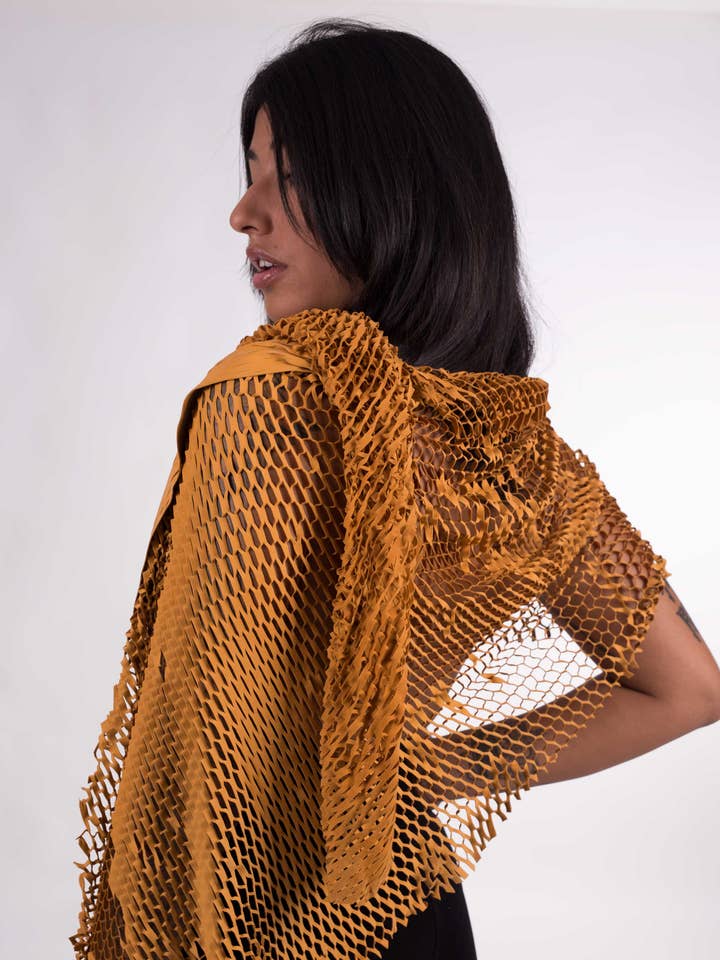 Scialle in pelle Arizona MR Complements per la vendita all'ingrosso da parte di MR Complements