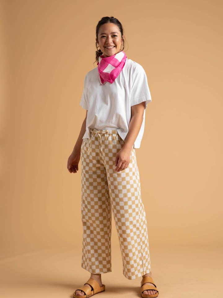 Shore-Hose - Schachbrettmuster Natur für den Großhandel von and for Good