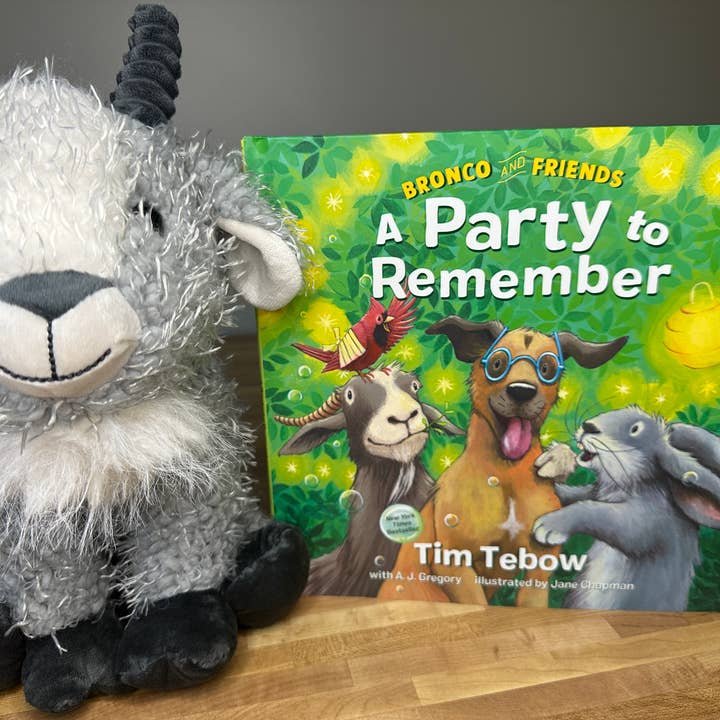 Uma Festa para Recordar + Peluche de Cabra - Capa Dura por atacado de Scribble & Scroll