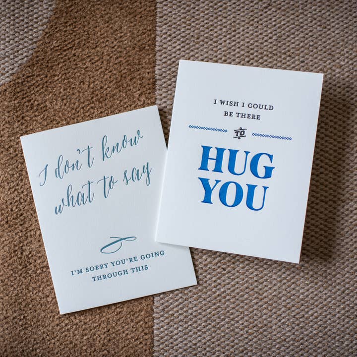 The Happy Envelope – Großhandel Liebeskarte – Hug You Letterpress-Karte