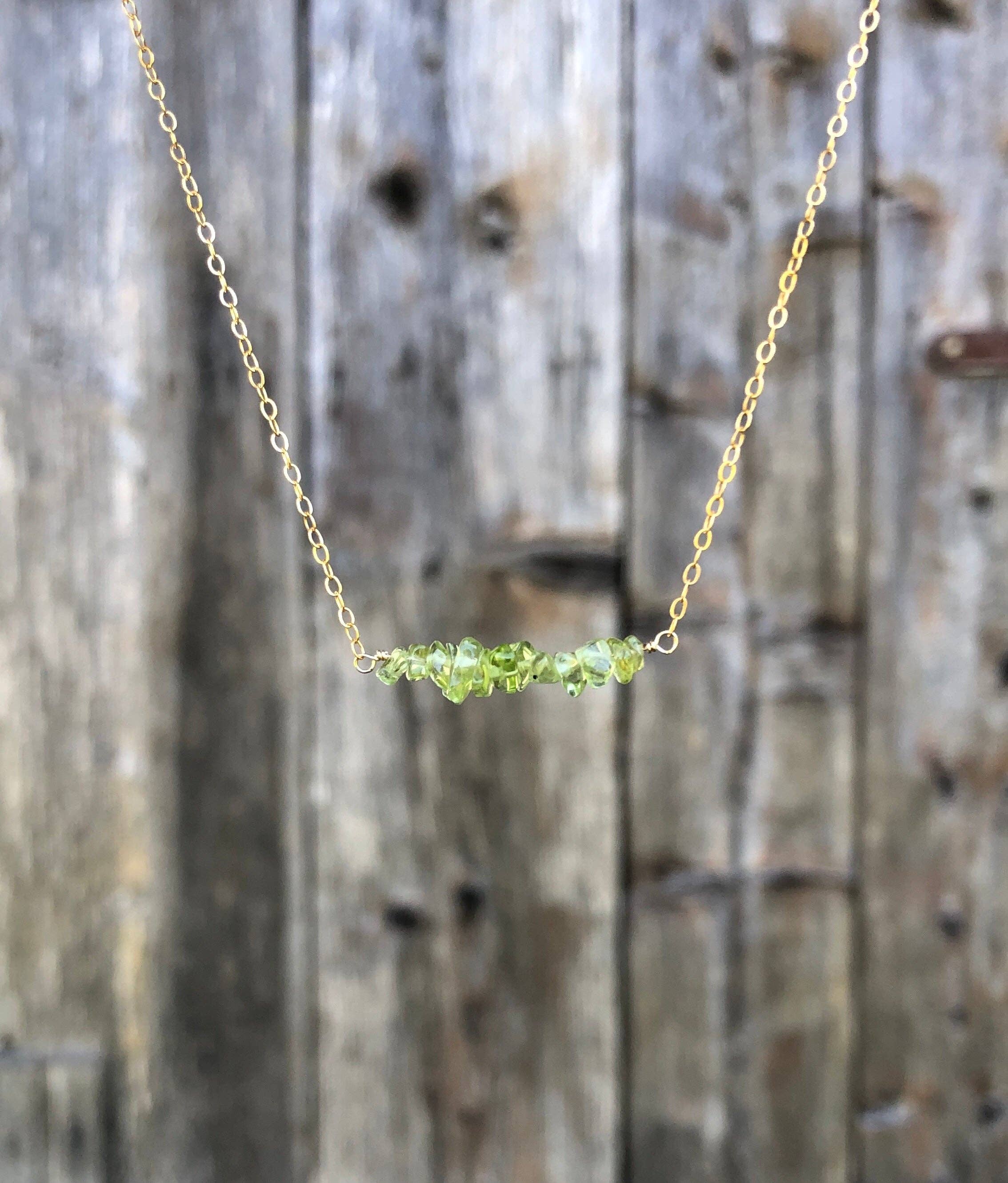 SEQAY - Vente Collier de perles - Collier à barreaux en péridot fin, chaîne en pierres brutes2