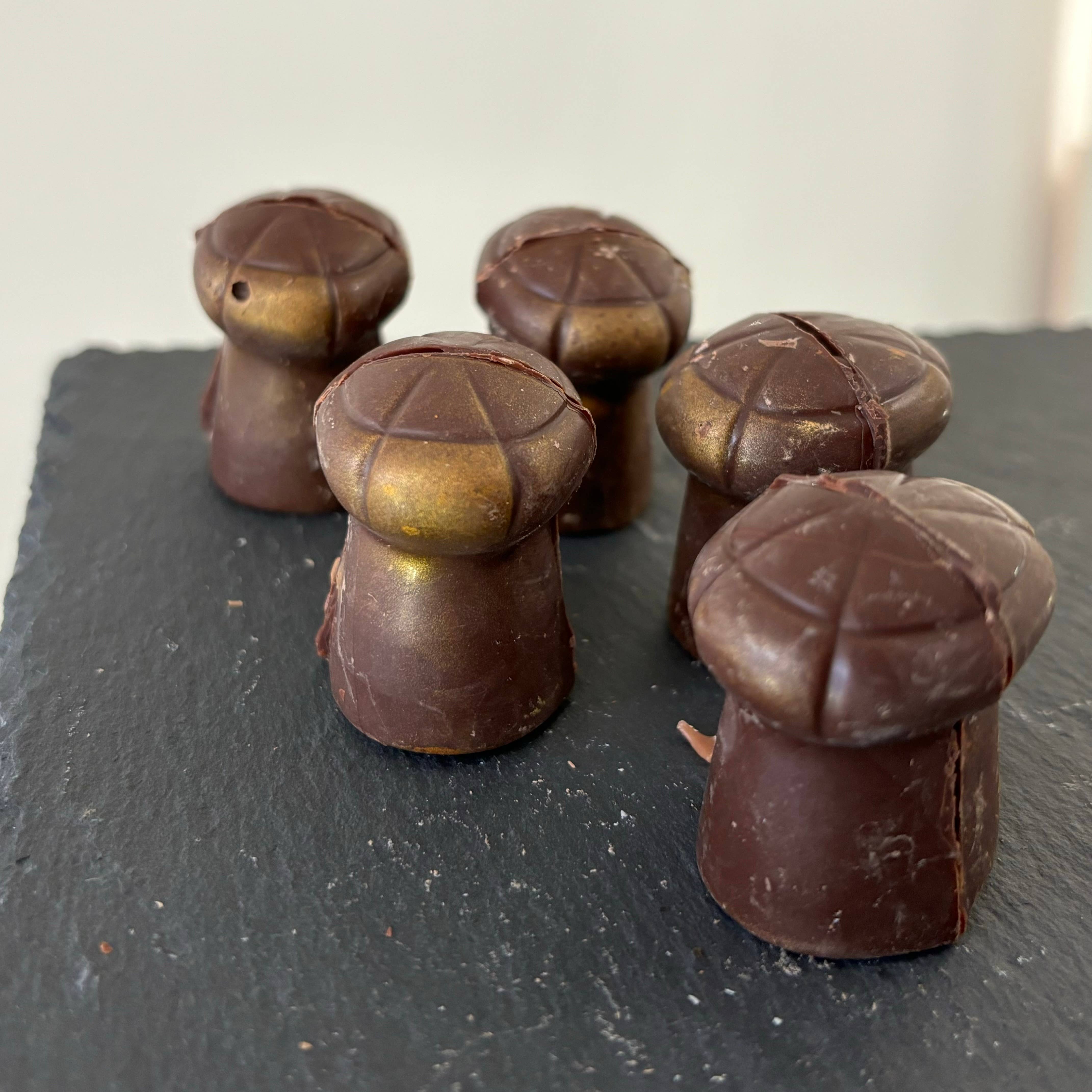 Les Douceurs de Louis - Wholesale Chocolate - Chocolate champagne corks & crispy praline3