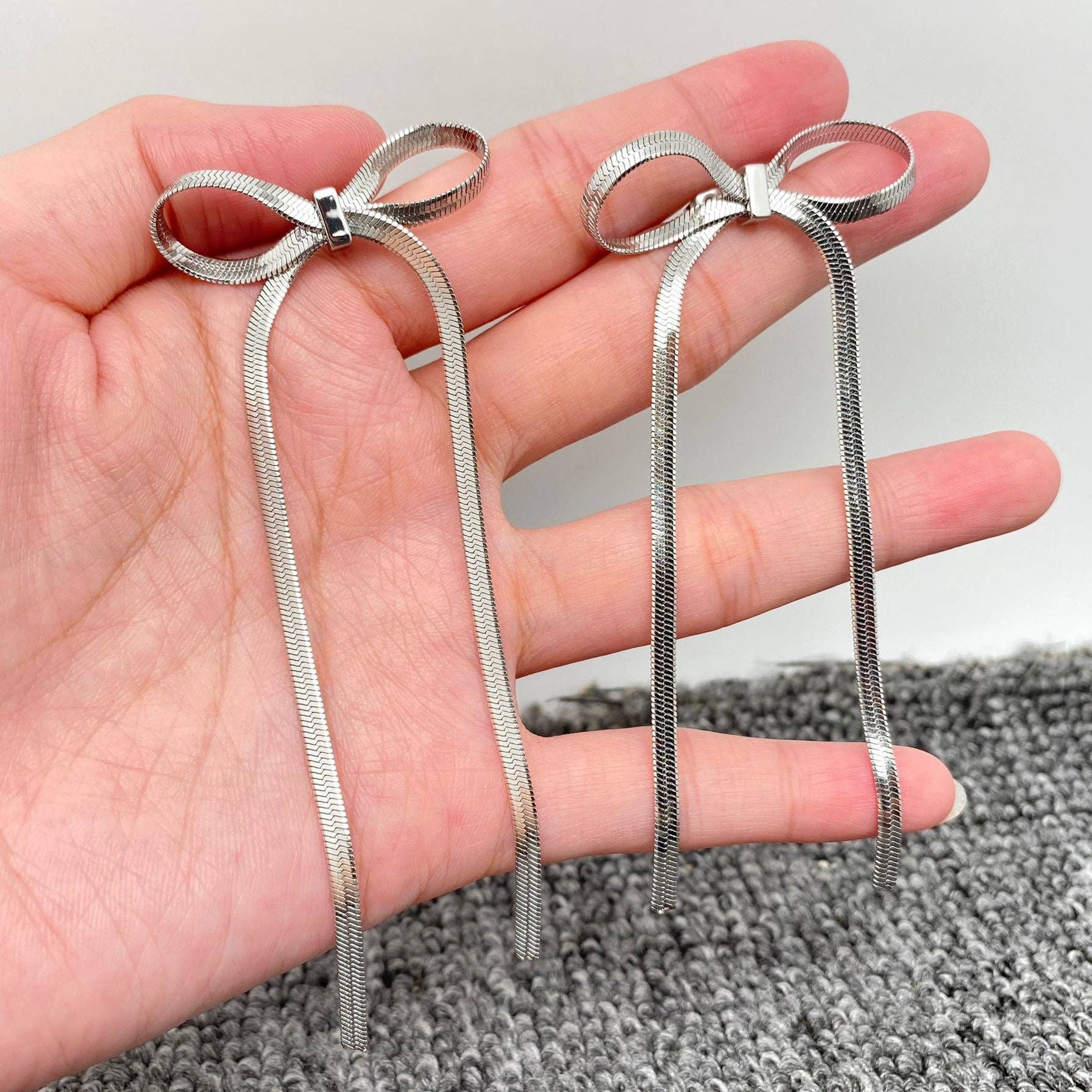 Mio Queena - Wholesale Dangle Earrings - FGS - Chain Fringe Bow 18K Gold Plated SS Earrings4