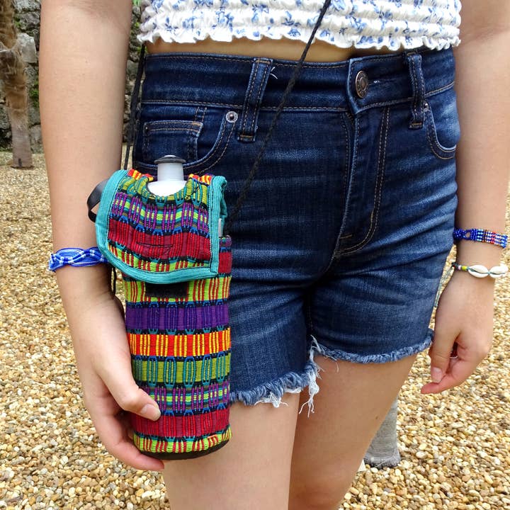 Pichincha - Vente Porte-bouteilles - Étui souple à rayures tissées pour bouteille d'eau guatémaltèque1