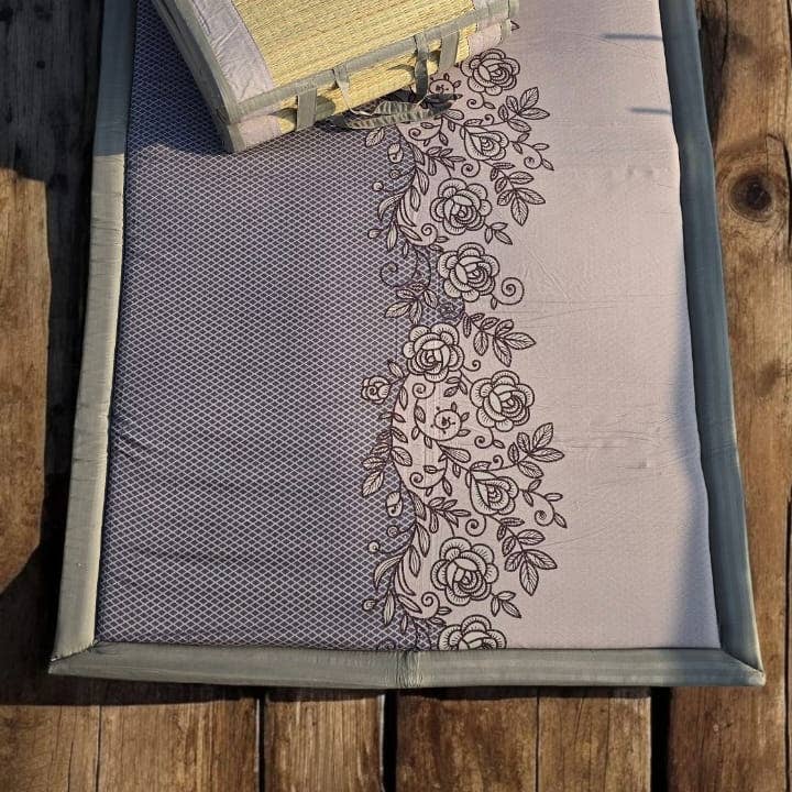 Design floreale colore viola | Aspetto pieghevole ed elegante | Spazioso e durevole Mart per la vendita all'ingrosso da parte di SAMA Homes