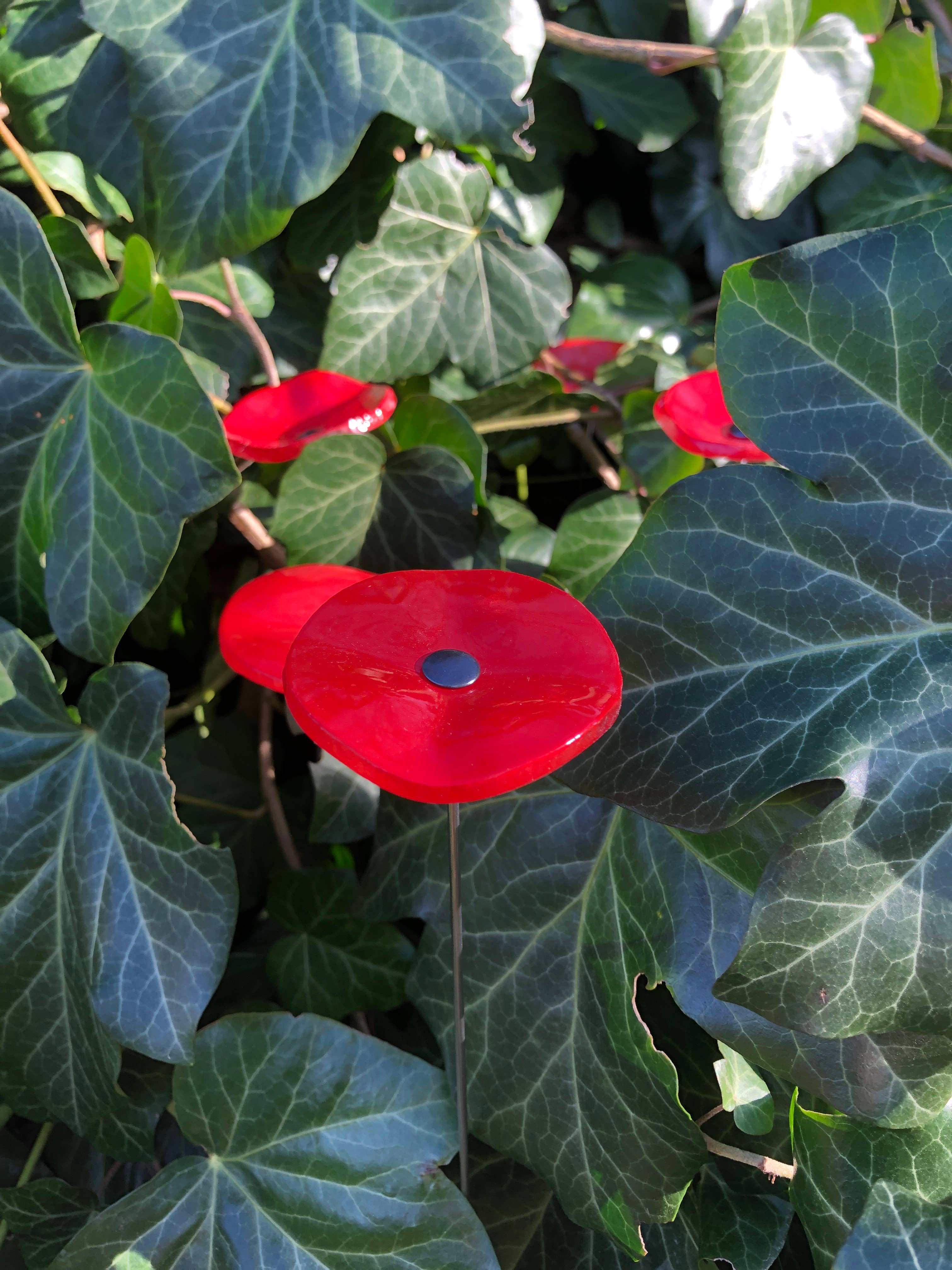 CARNEOL GLASS - Wholesale Garden/Lawn Stake - Small Glass Flower For Outside In Red23