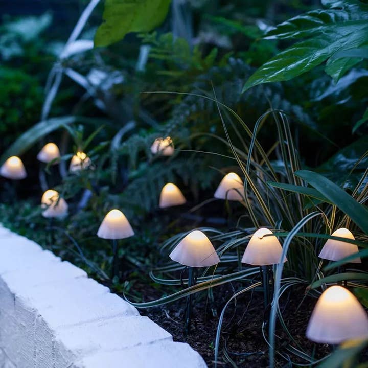 BRECK + FOX - Wholesale Outdoor/Lawn Light - Solar Mushroom Garden Lights