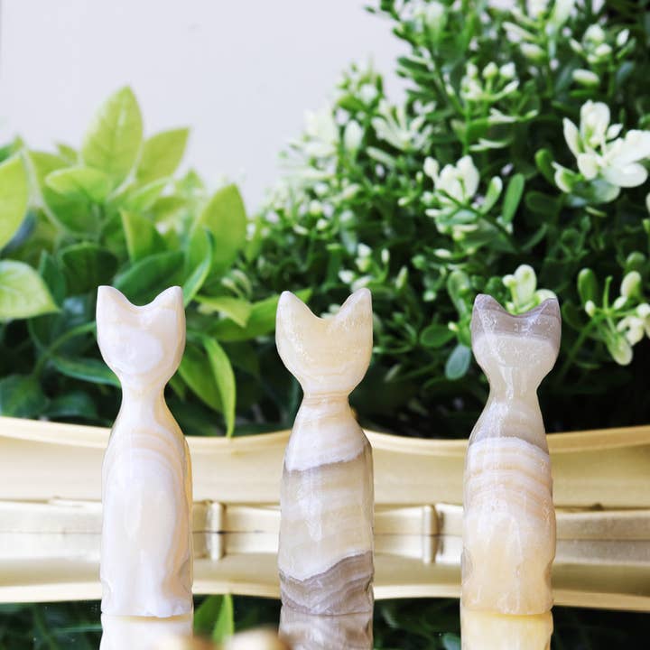 Natures Artifacts Inc - Wholesale Decorative Figurine - Zebra Onyx Cat - White Striped Cat1