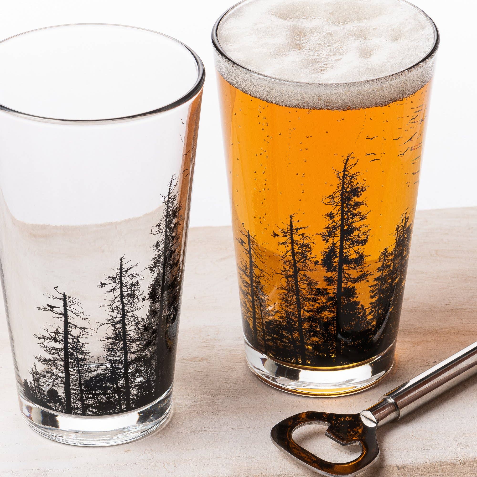 Black Lantern – wholesale Ölglas/-mugg – Pine Tree Forest Pint Glasögon1