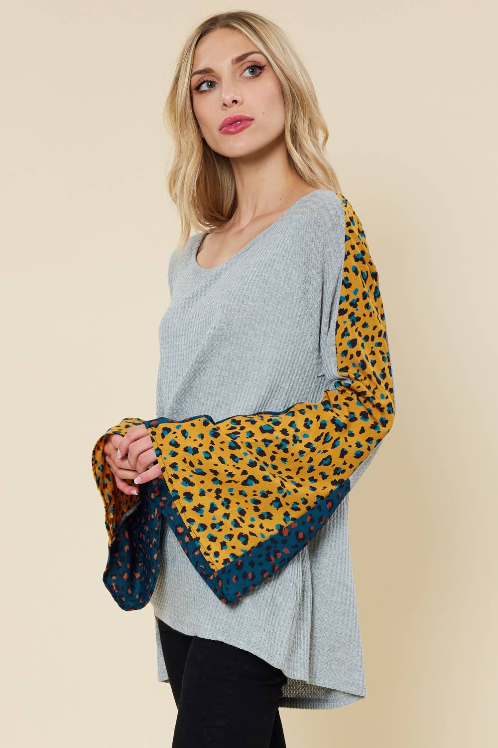 FSL Apparel – wholesale Tunic – Women’s – ST6590 - Bell sleeve top with color contrast leopard print3