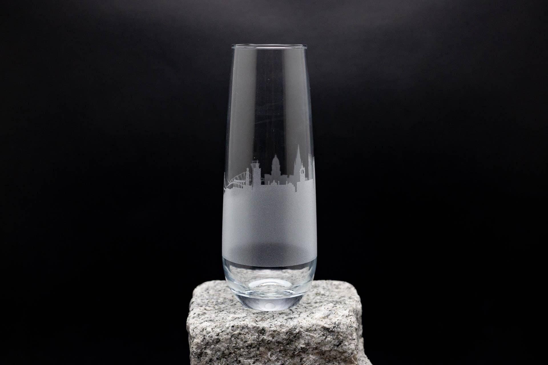 Urban & Etched – wholesale Champagne flute – Edinburgh Scotland Skyline Stemless Champagne Flute Barware5
