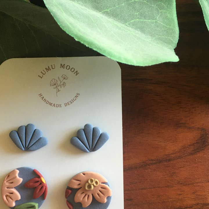 Lumu Moon Handmade Designs - Wholesale Stud/post earrings - Blue Sky Spring Floral Stud Pack0