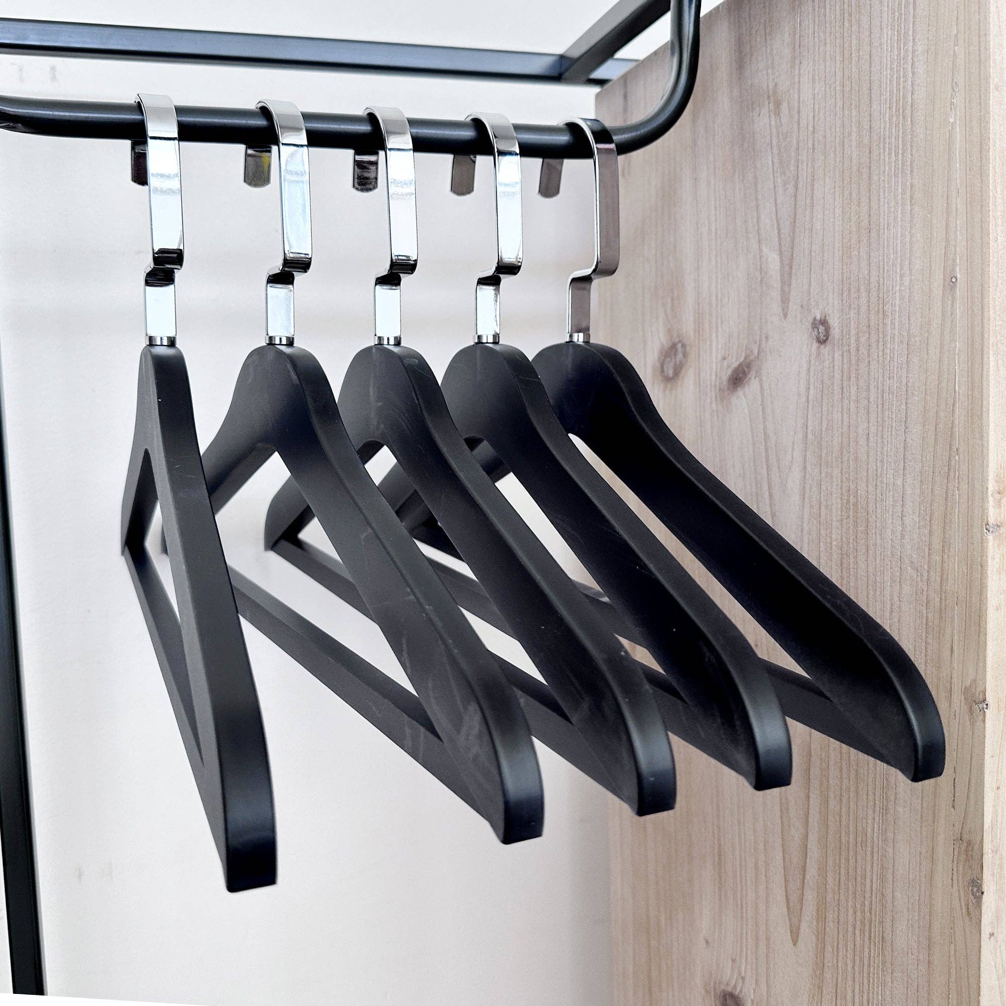 DesignStyles Home - Wholesale Clothes Hangers - Simply Brilliant Collection 10-Pack Black Acrylic Hangers6
