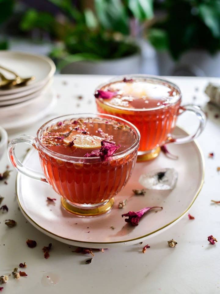 Tisane Rosée | Mélange de Tisane d'Églantier & Hibiscus pour la vente par Botanica Teas