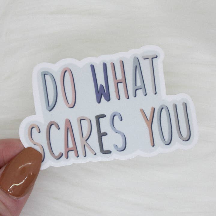 Adesivo fai ciò che ti spaventa per la vendita all'ingrosso da parte di Shop Katherine Marie
