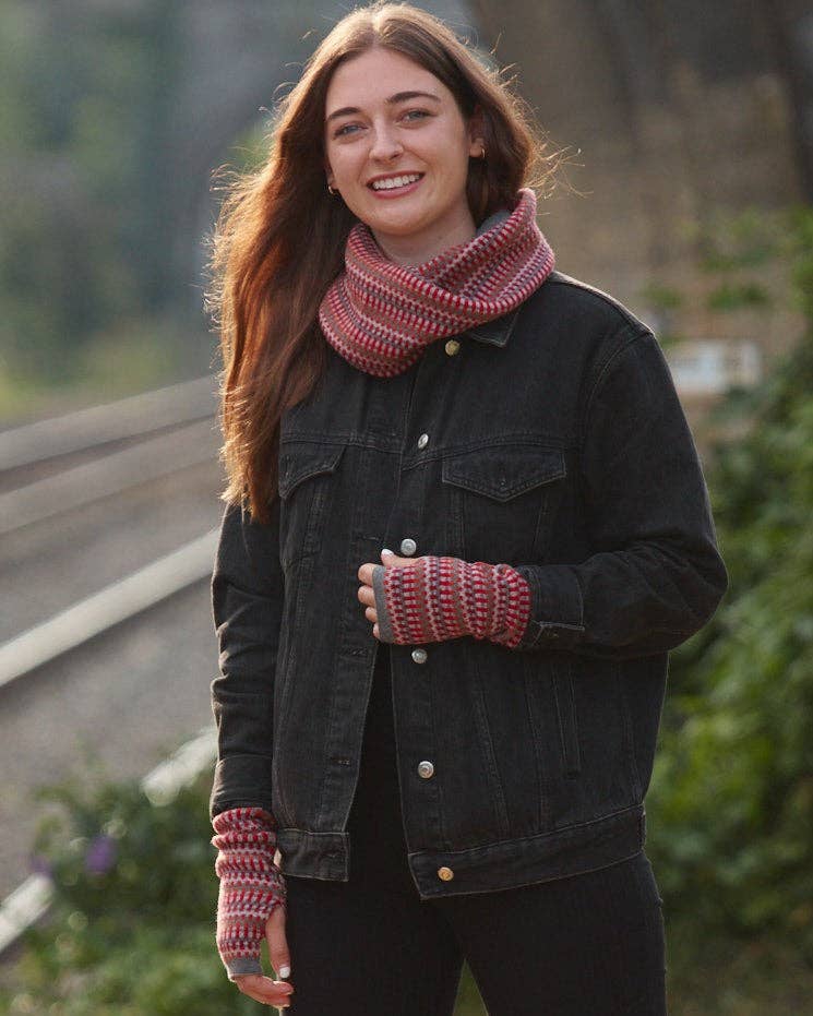 Cadenza Italy Ltd - Wholesale Scarf - Women's - Cashmere Blend Geo Snood0