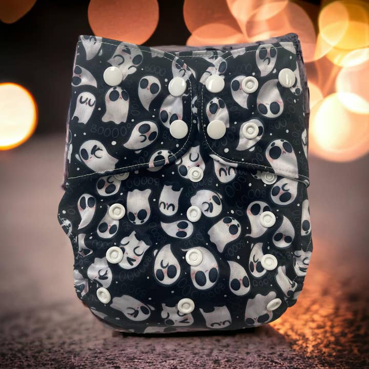 Återanvändbar tygblöjficka och insats - Ghosties för wholesale av Lady Crimson Cloth Emporium