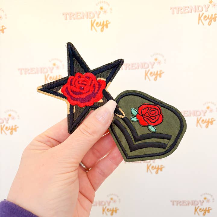 TrendyKeys – Engroshandel Patch – Militærstil Rosemærker til Hatte & Mere