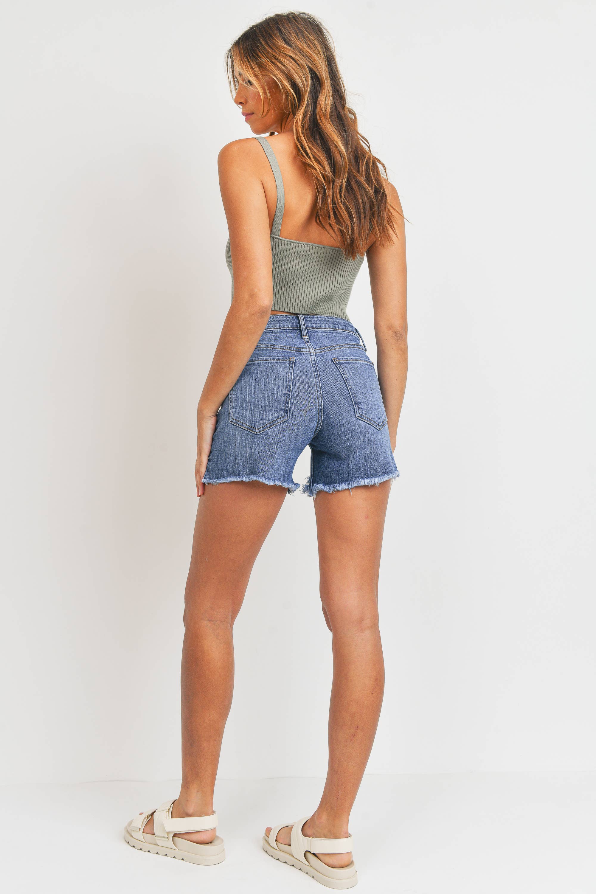 JUST BLACK DENIM – Engroshandel Shorts – Kvinder – BH401J - MED - Hi-Lo Hem Detalje Lang Kort3