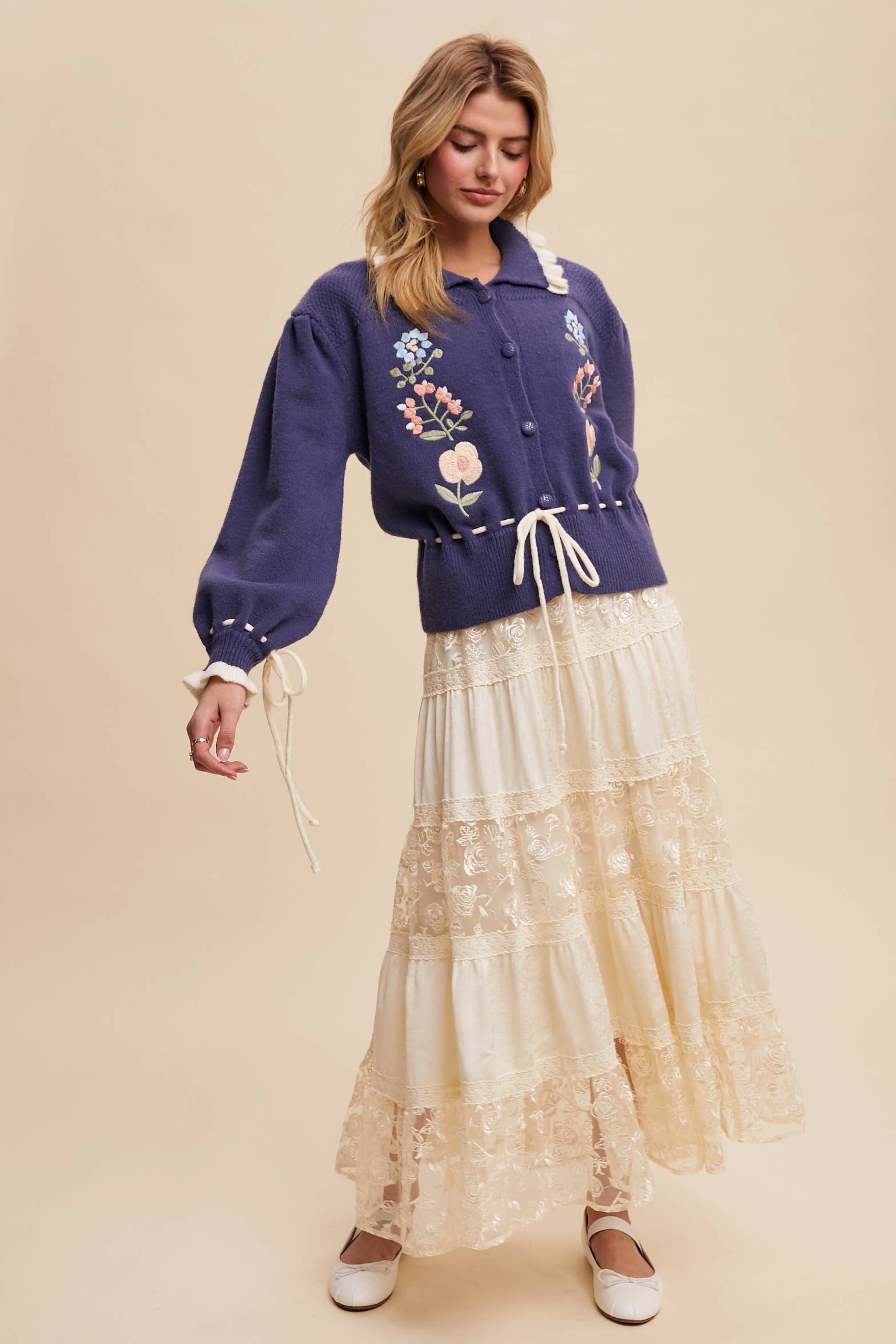 Listicle - Wholesale Cardigan - Women's - Floral Embroidered Knit Cardigan Sweater31